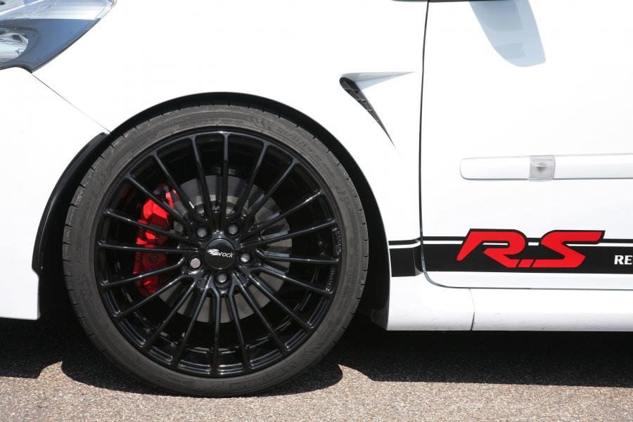  Renault Clio RS by MR Car Design 2011 года  (фото 4 из 10)